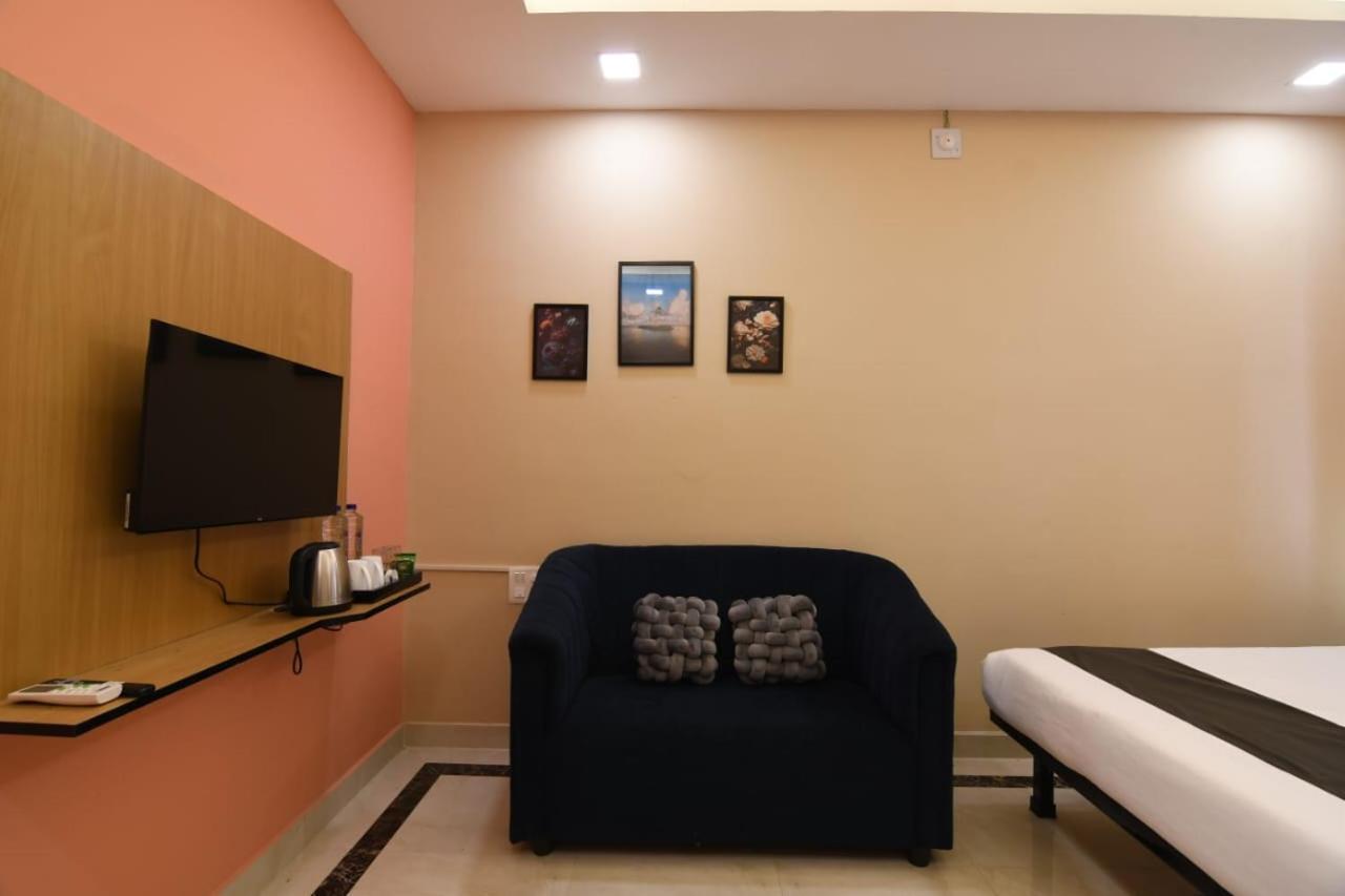 Emerald Euphoria The Luxury Stay Near Infocity Best Seller Μπουμπάνεσβαρ Εξωτερικό φωτογραφία
