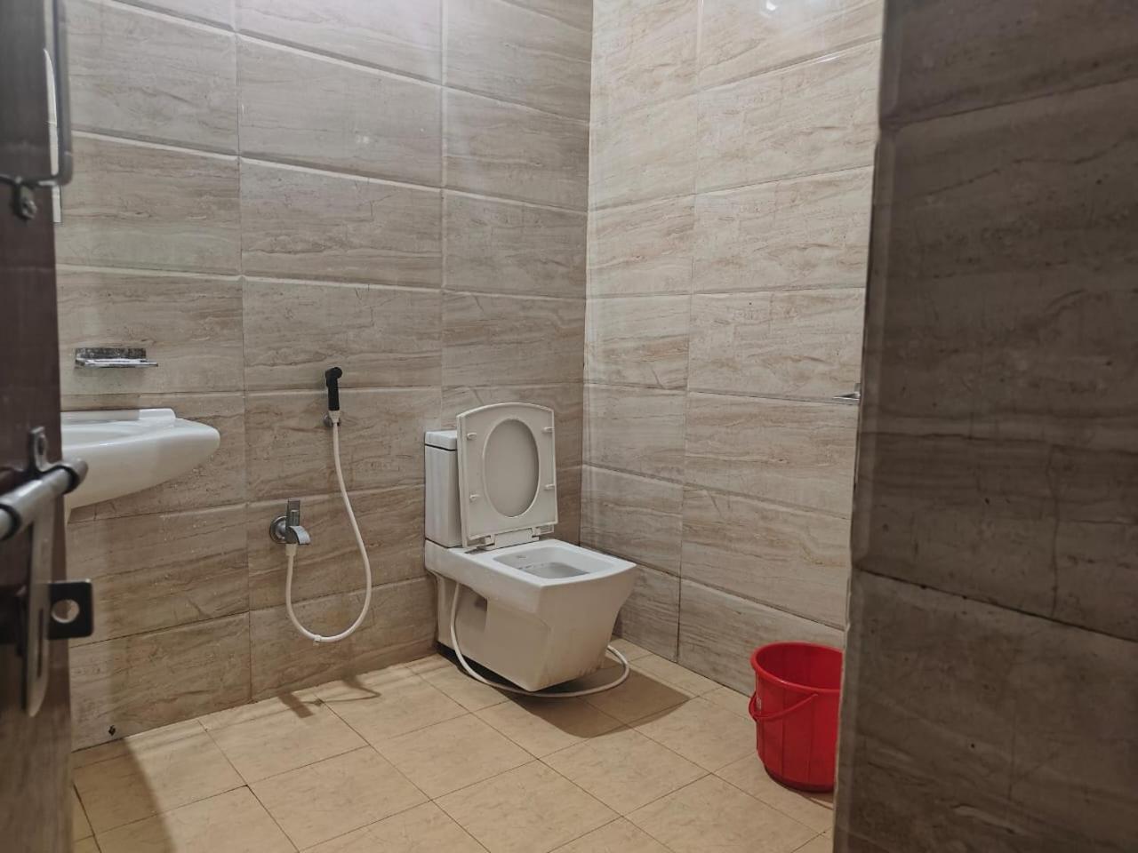 Emerald Euphoria The Luxury Stay Near Infocity Best Seller Μπουμπάνεσβαρ Εξωτερικό φωτογραφία