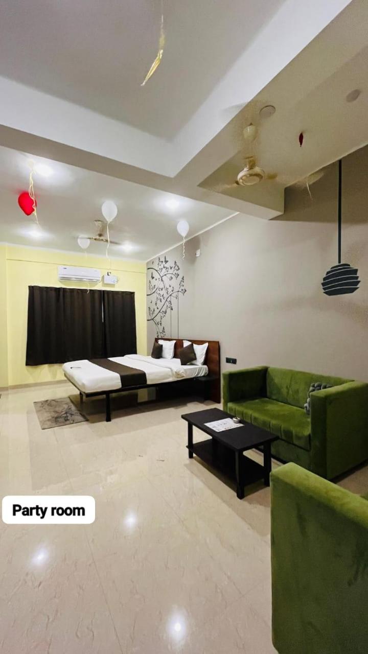 Emerald Euphoria The Luxury Stay Near Infocity Best Seller Μπουμπάνεσβαρ Εξωτερικό φωτογραφία